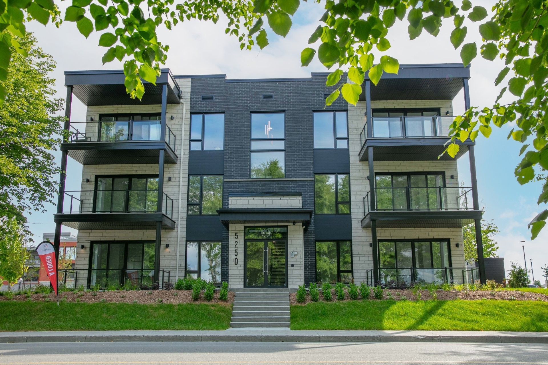 









5350


Boul. des Vétérans

, 101,
Lac-Mégantic,




QC
G6B2G7

