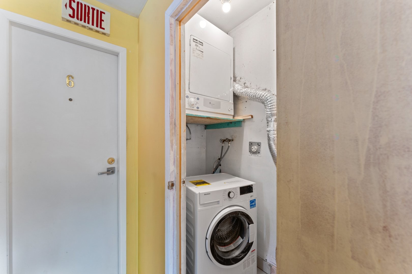 









4753


Rue Pontiac

, 5,
Montréal (Le Plateau-Mont-Royal),




QC
H2J2T4

