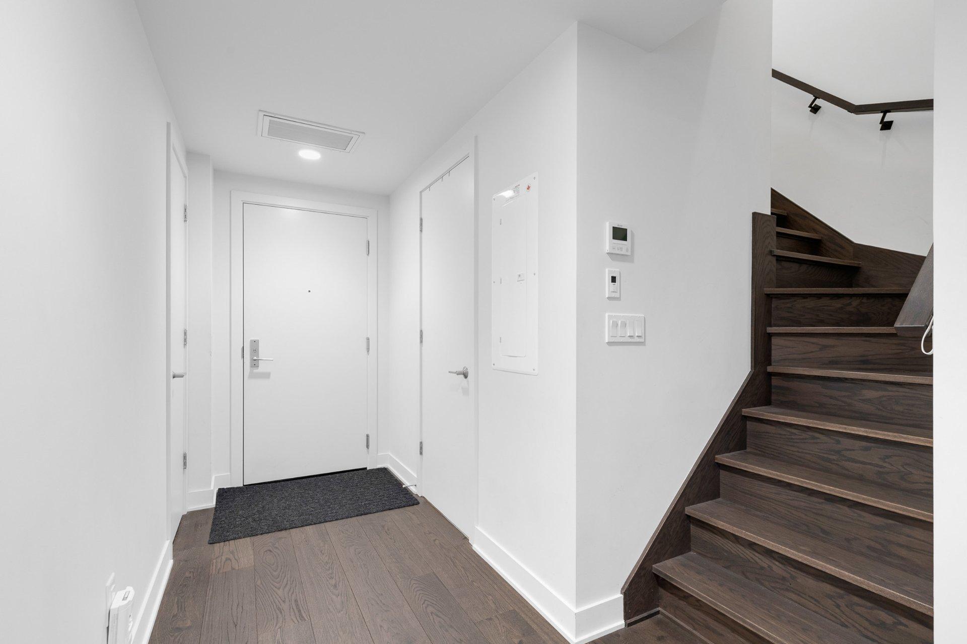 









1288


Rue St-Antoine O.

, TH10,
Montréal (Ville-Marie),




QC
H3C0X6

