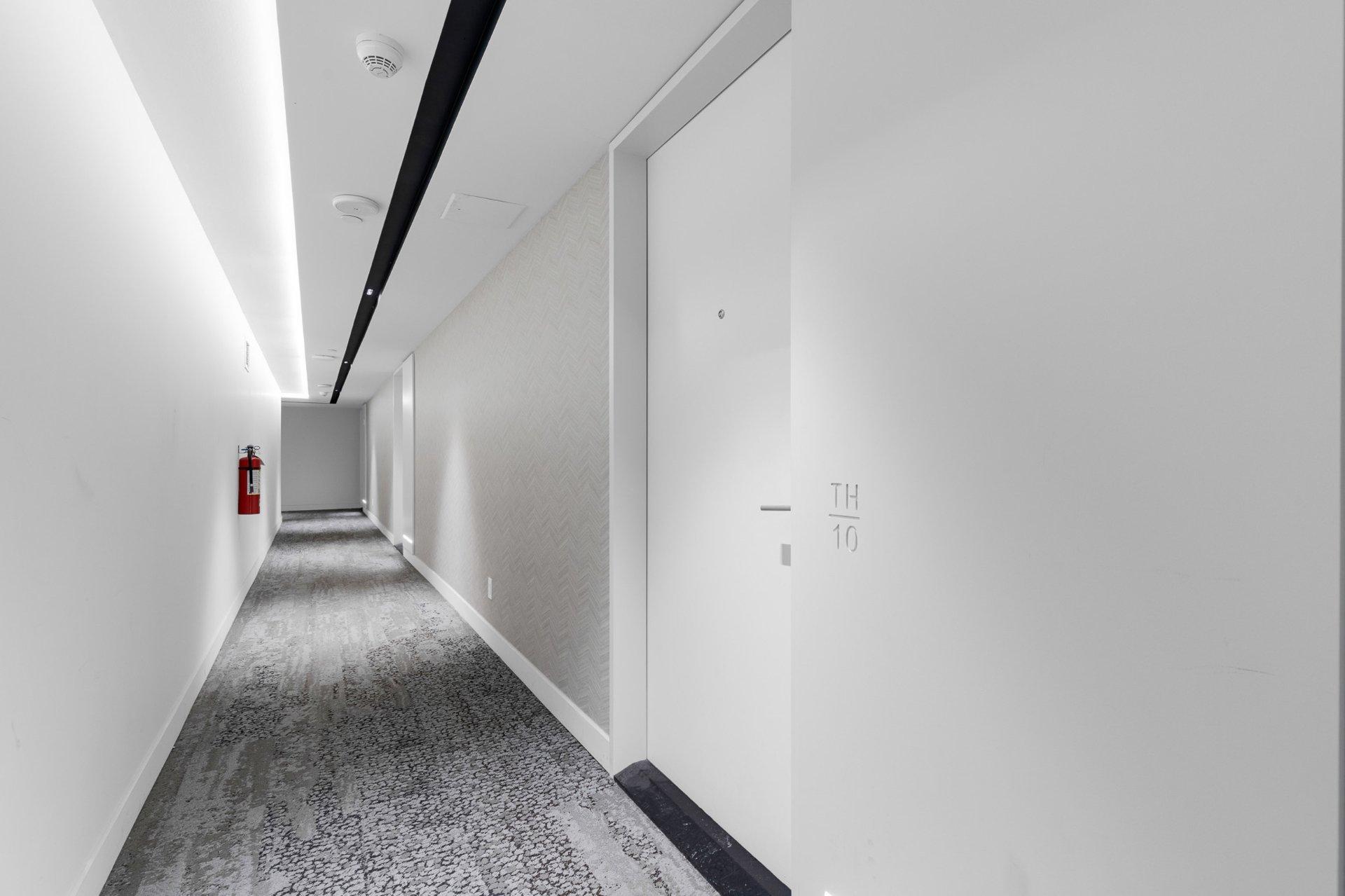 









1288


Rue St-Antoine O.

, TH10,
Montréal (Ville-Marie),




QC
H3C0X6

