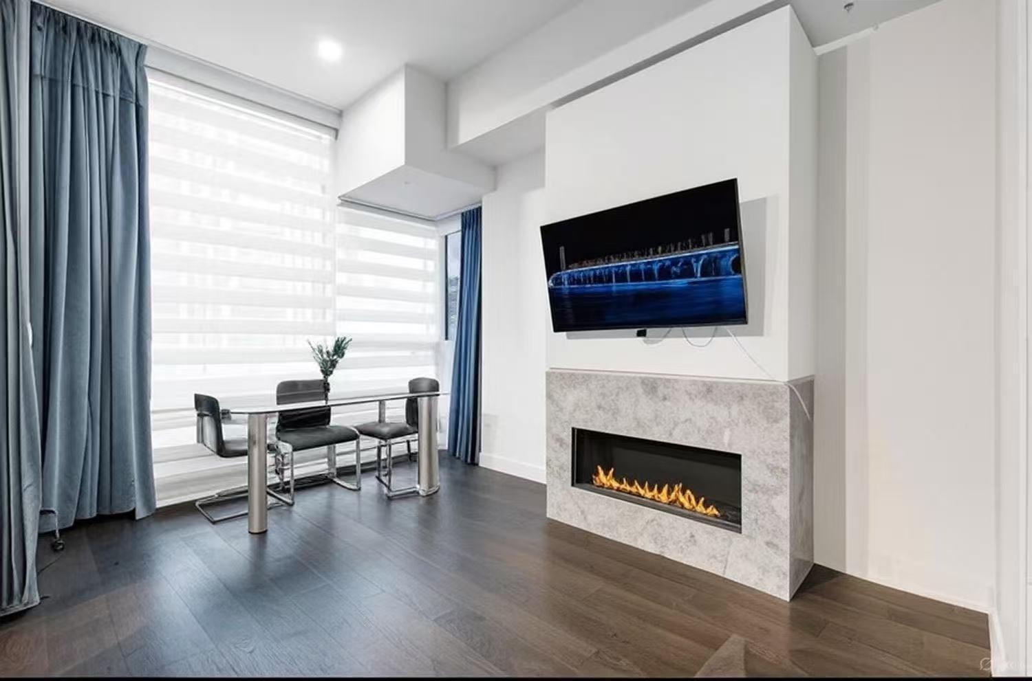 









1288


Rue St-Antoine O.

, TH10,
Montréal (Ville-Marie),




QC
H3C0X6

