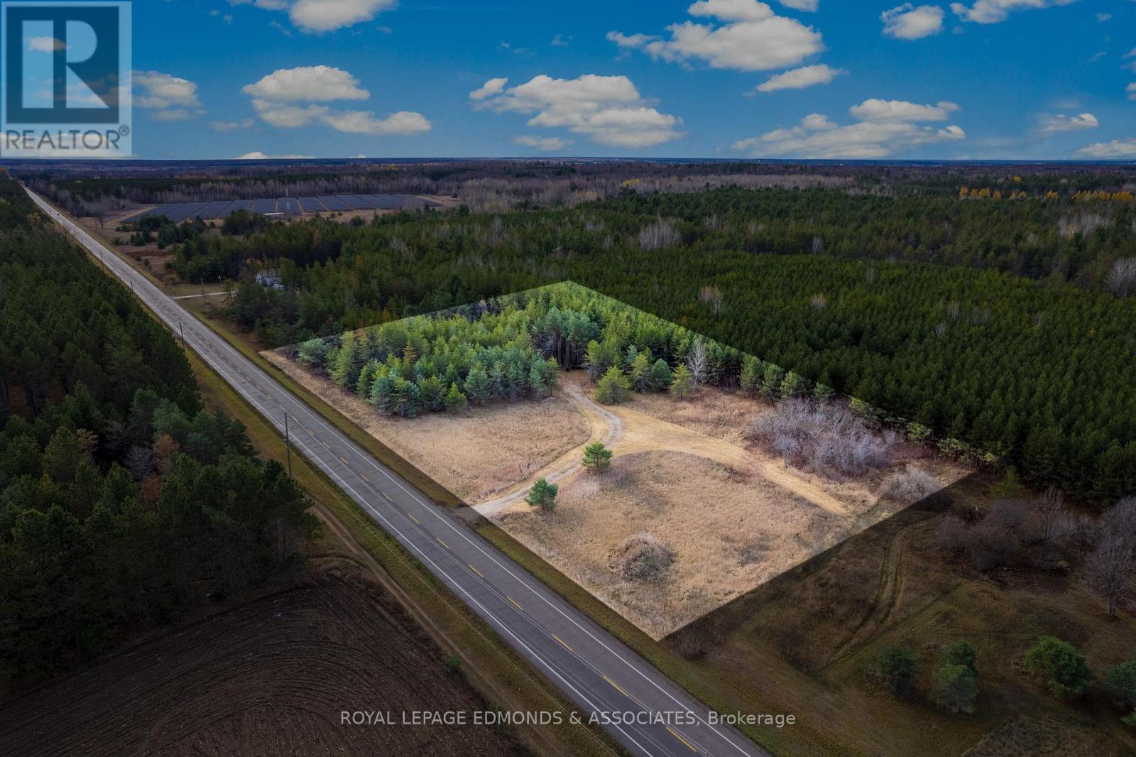 












939 BEACHBURG ROAD

,
Whitewater Region,







Ontario
K0J1C0

