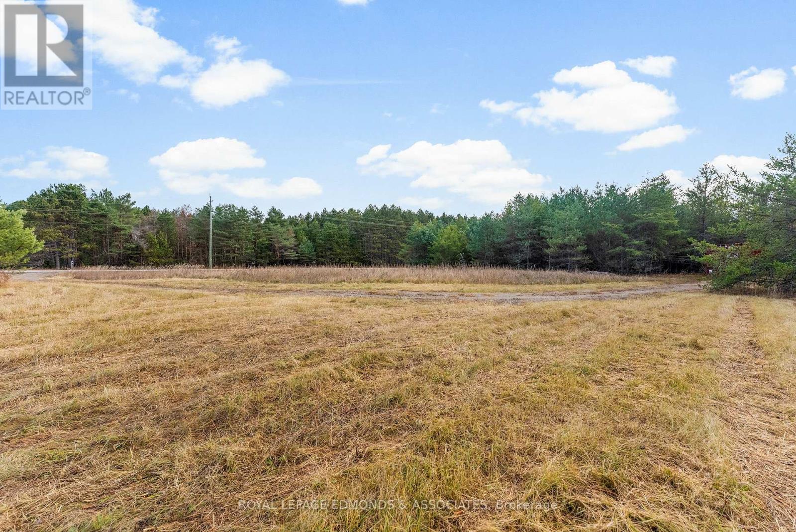 












939 BEACHBURG ROAD

,
Whitewater Region,







Ontario
K0J1C0

