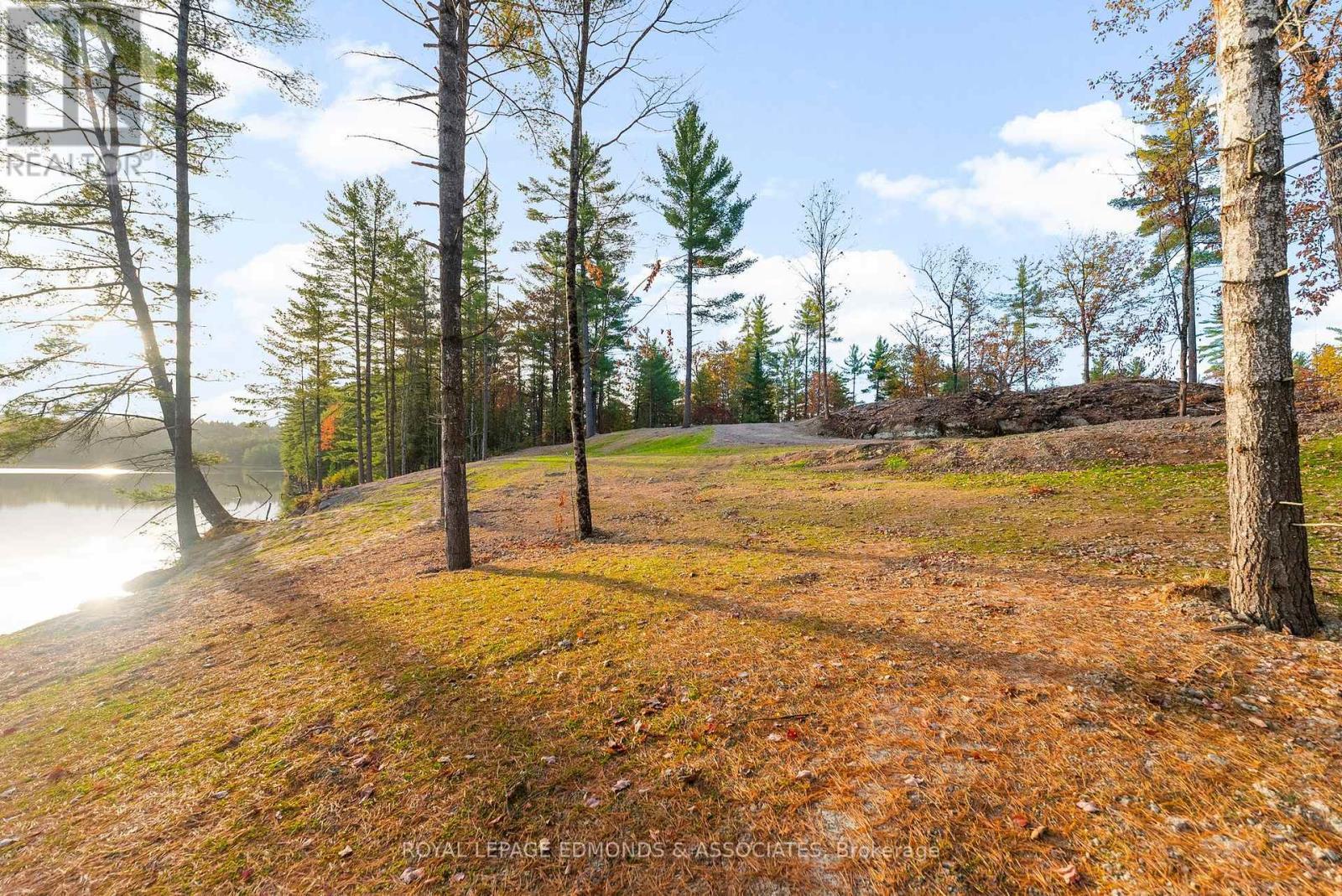 












LT 12 VOYAGEUR BAY TRAIL

,
Whitewater Region,







Ontario
K0J1V0

