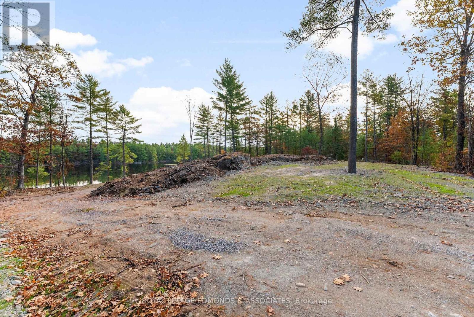 












LT 12 VOYAGEUR BAY TRAIL

,
Whitewater Region,







Ontario
K0J1V0

