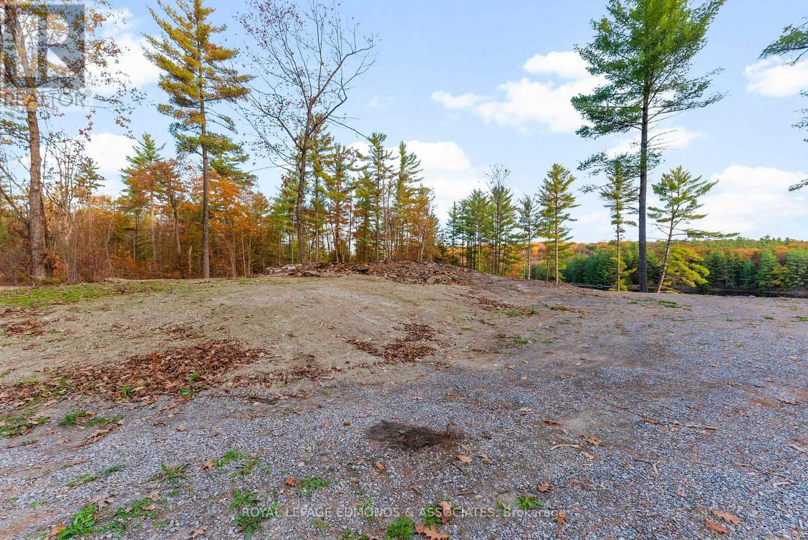 












LT 12 VOYAGEUR BAY TRAIL

,
Whitewater Region,







Ontario
K0J1V0

