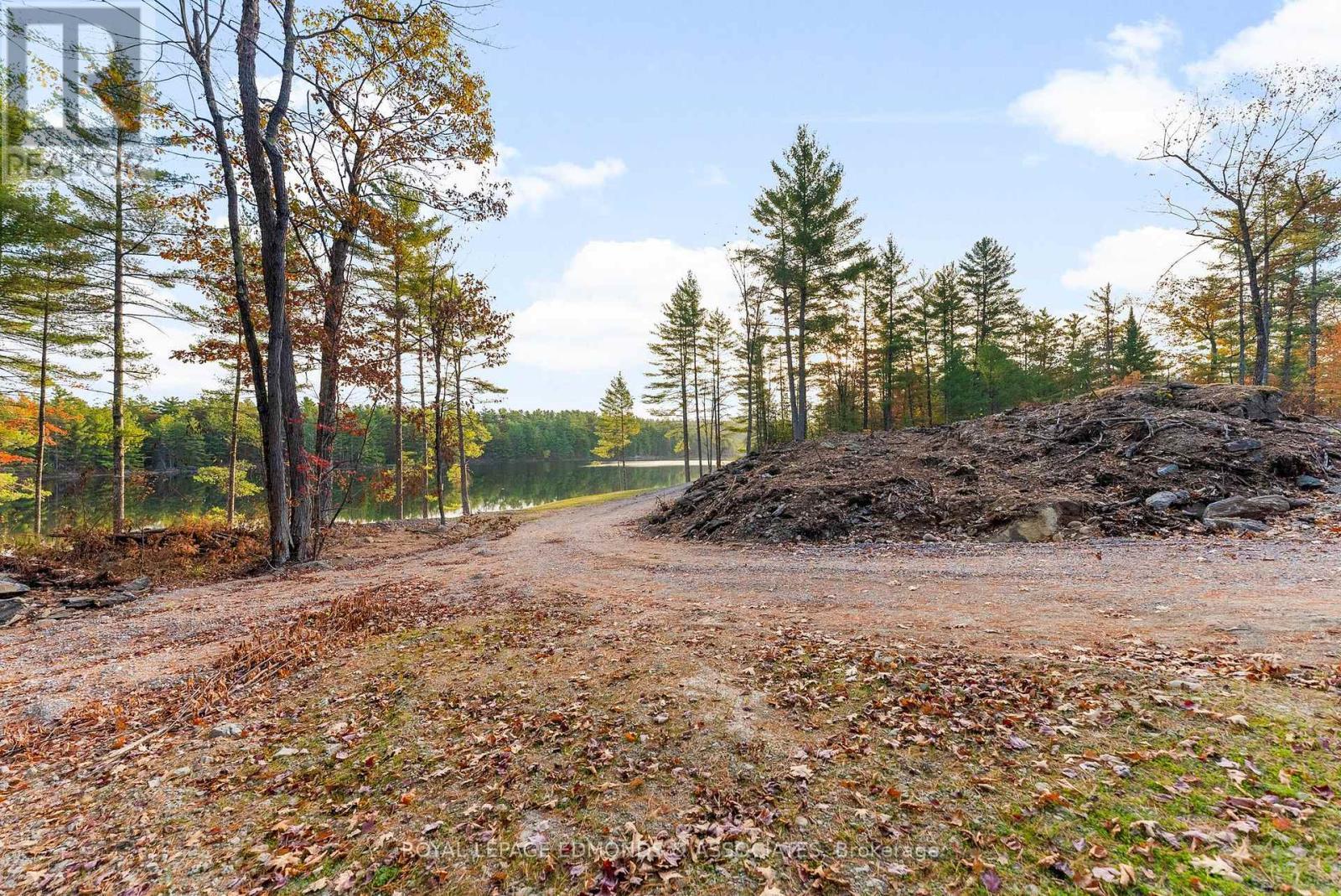 












LT 12 VOYAGEUR BAY TRAIL

,
Whitewater Region,







Ontario
K0J1V0

