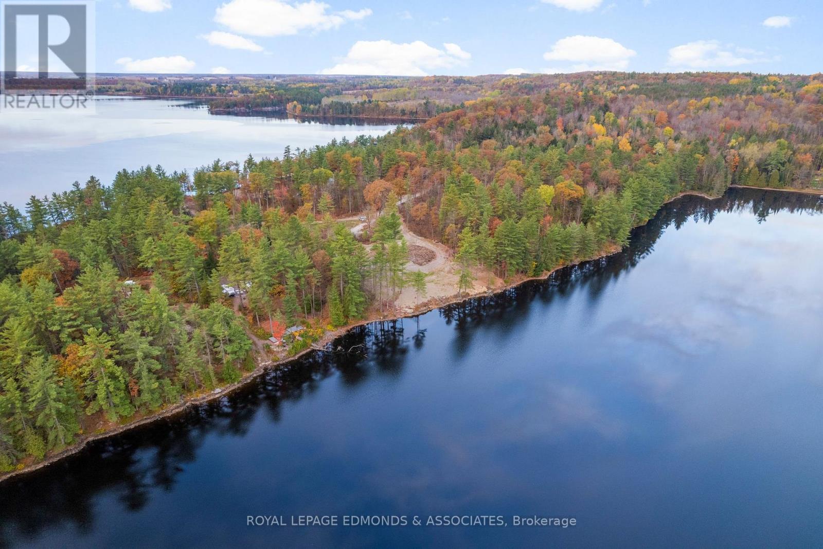 












LT 12 VOYAGEUR BAY TRAIL

,
Whitewater Region,







Ontario
K0J1V0

