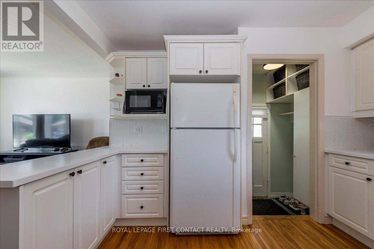 












591 OAK STREET

,
Collingwood,




Ontario
L9Y2Z2

