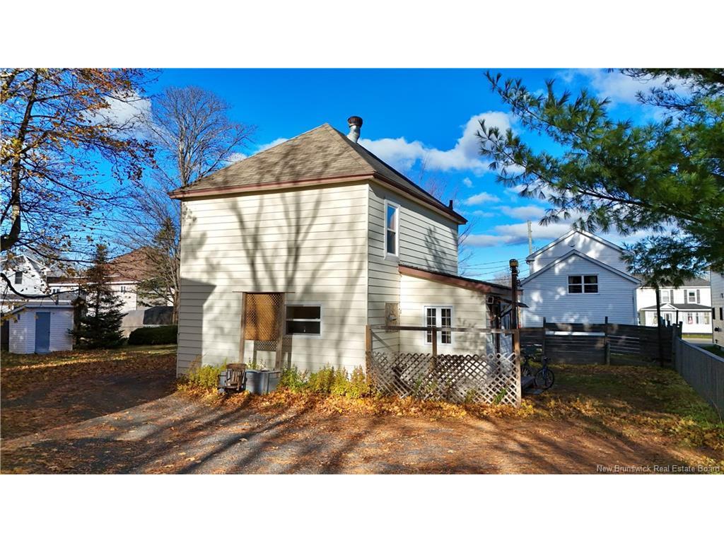 









320


St. Andrew

ST,
Bathurst,




NB
E2A 1C5

