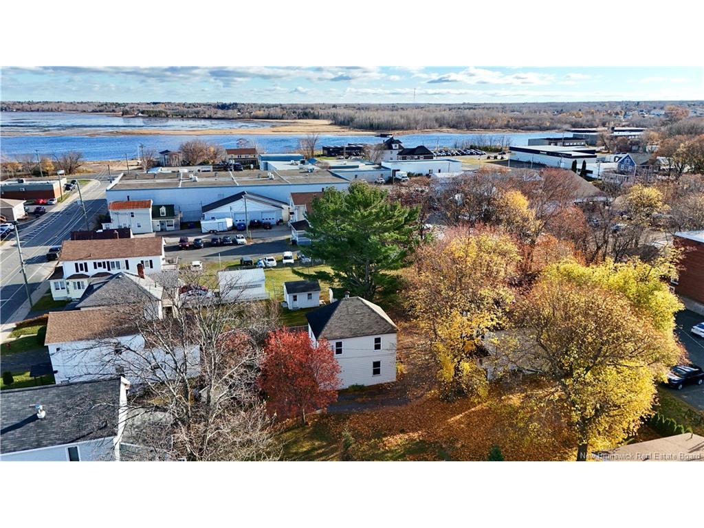 









320


St. Andrew

ST,
Bathurst,




NB
E2A 1C5

