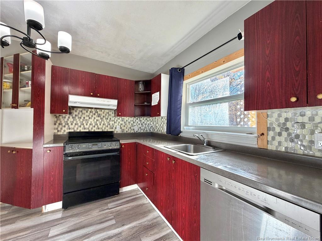 









320


St. Andrew

ST,
Bathurst,




NB
E2A 1C5

