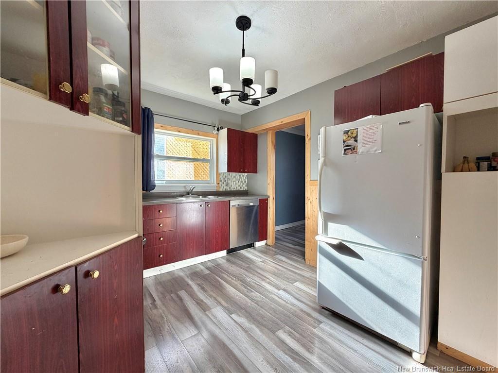 









320


St. Andrew

ST,
Bathurst,




NB
E2A 1C5

