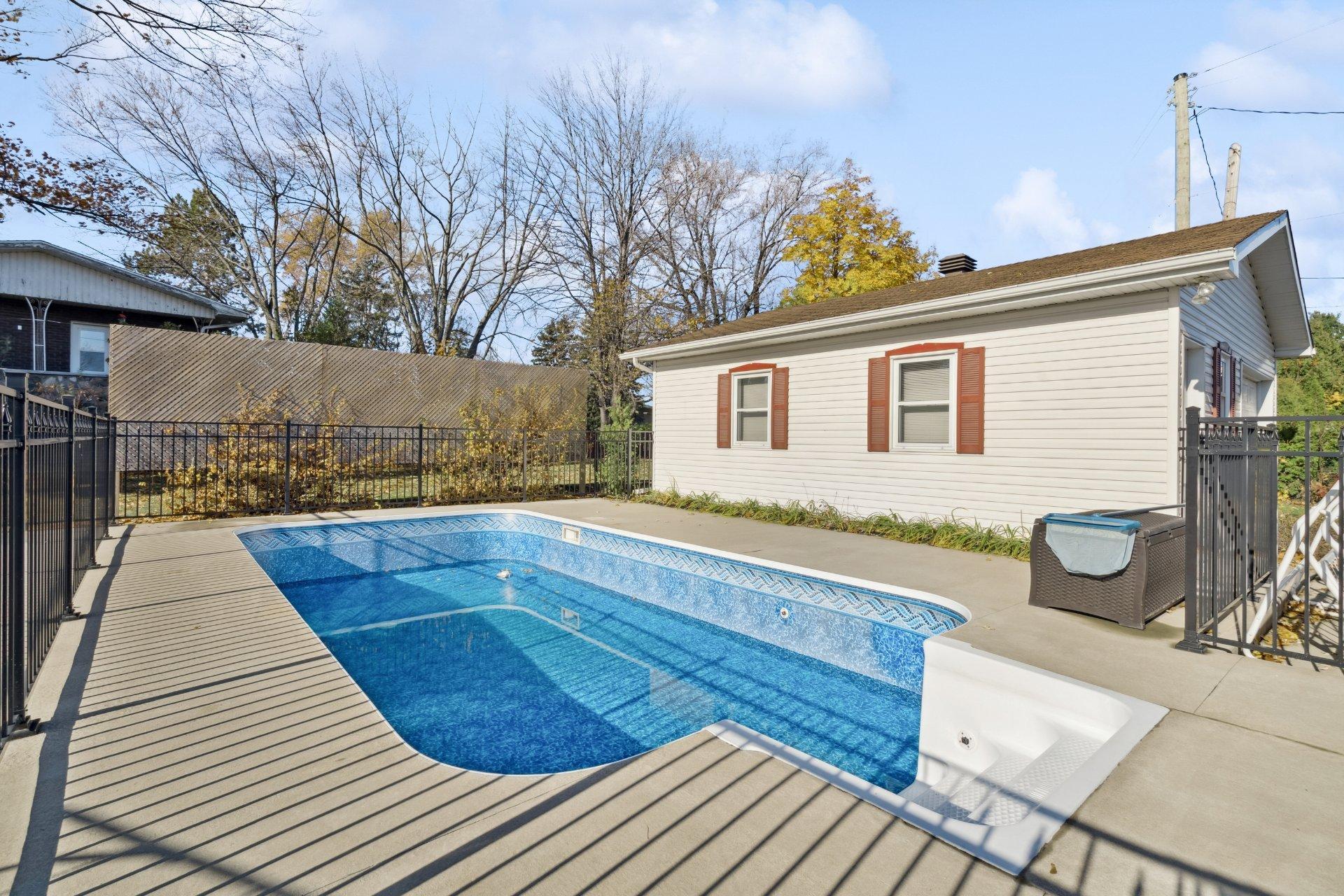 









5595


Ch. St-Roch

,
Sorel-Tracy,




QC
J3R3M6

