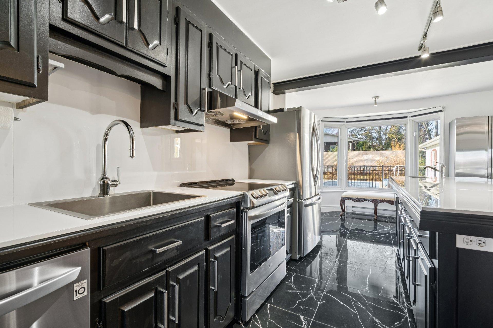 









5595


Ch. St-Roch

,
Sorel-Tracy,




QC
J3R3M6

