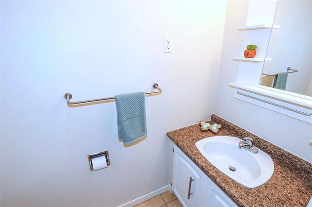 









1720


Taylor

AVE, 12,
Winnipeg,




MB
R3N 0N8

