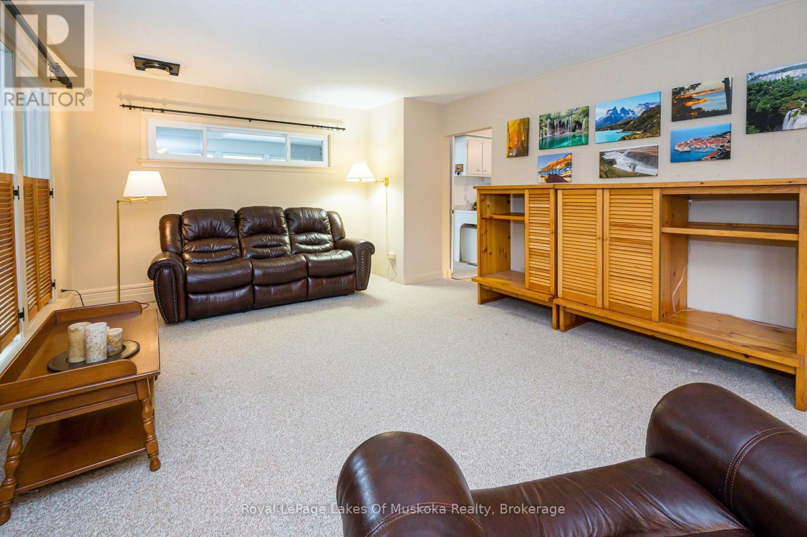 












574 RAVENSCLIFFE ROAD

,
Huntsville (Chaffey),




Ontario
P1H1N5

