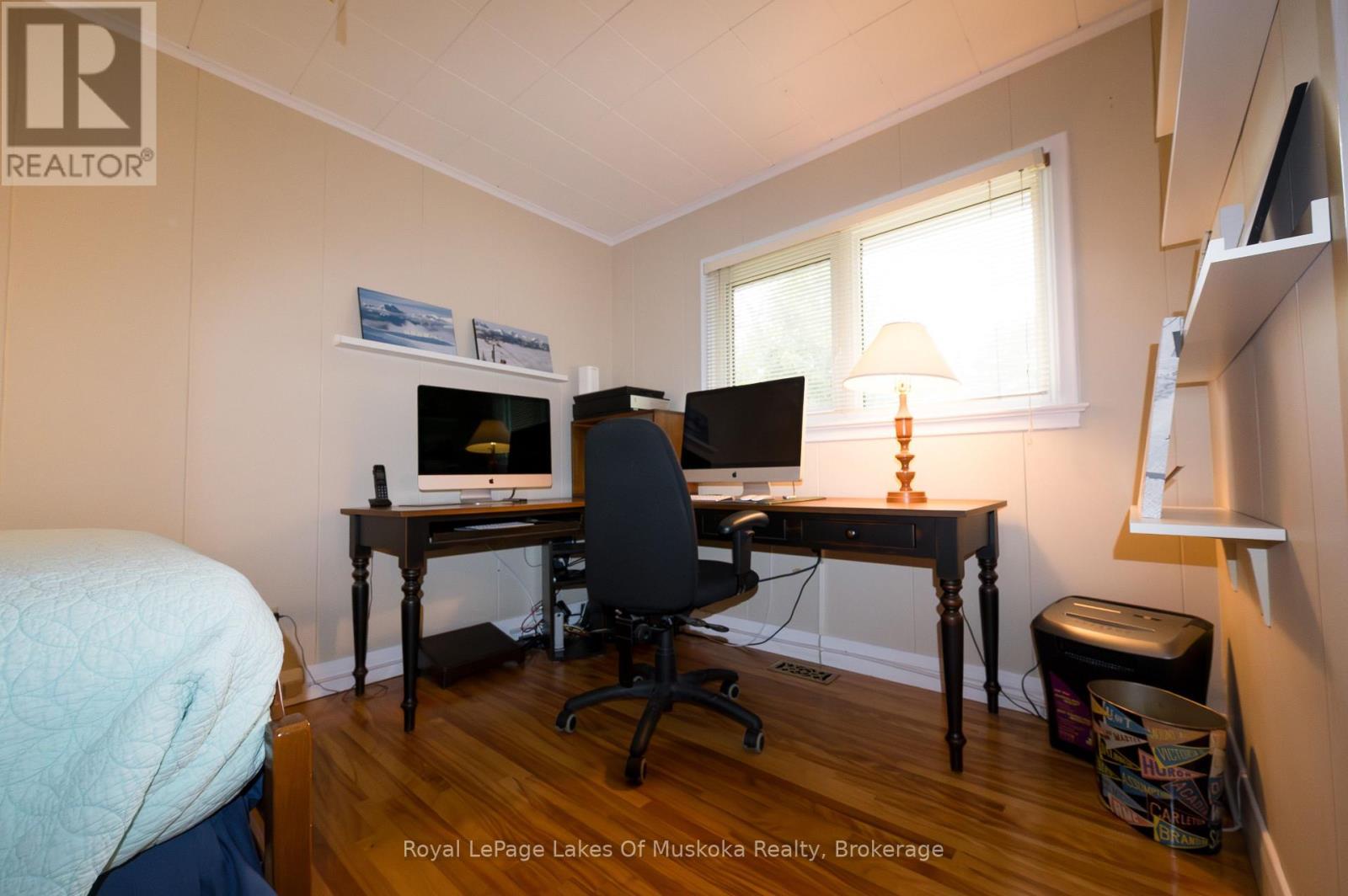 












574 RAVENSCLIFFE ROAD

,
Huntsville (Chaffey),




Ontario
P1H1N5

