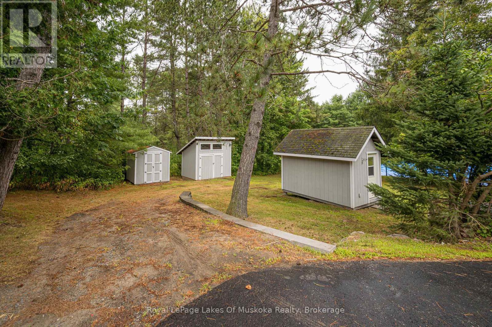 












574 RAVENSCLIFFE ROAD

,
Huntsville (Chaffey),




Ontario
P1H1N5

