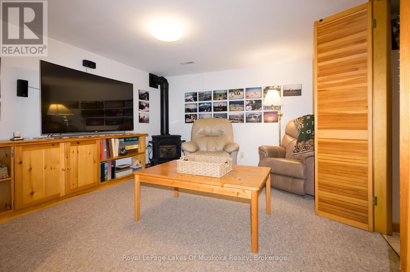 












574 RAVENSCLIFFE ROAD

,
Huntsville (Chaffey),




Ontario
P1H1N5

