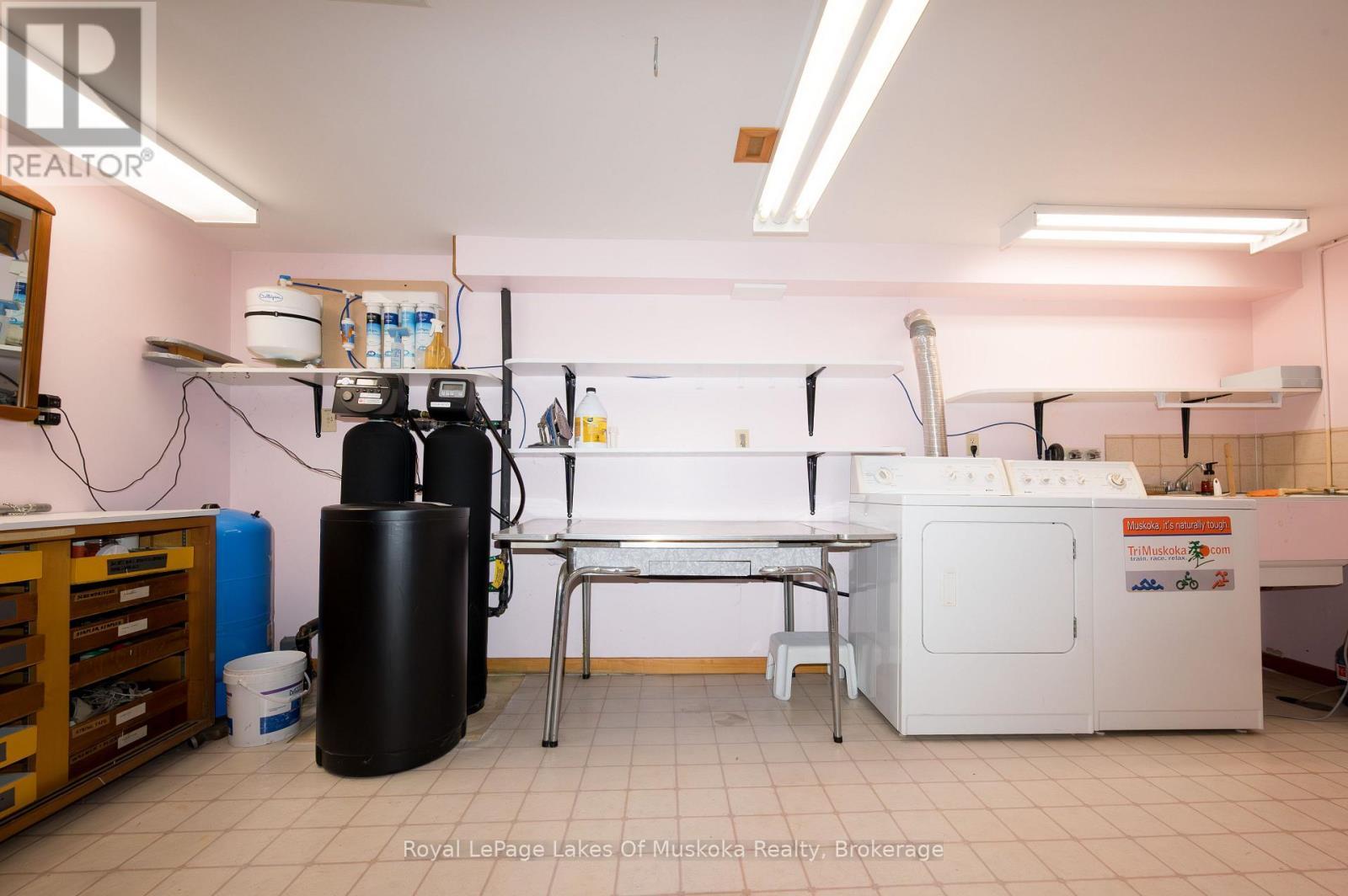 












574 RAVENSCLIFFE ROAD

,
Huntsville (Chaffey),




Ontario
P1H1N5

