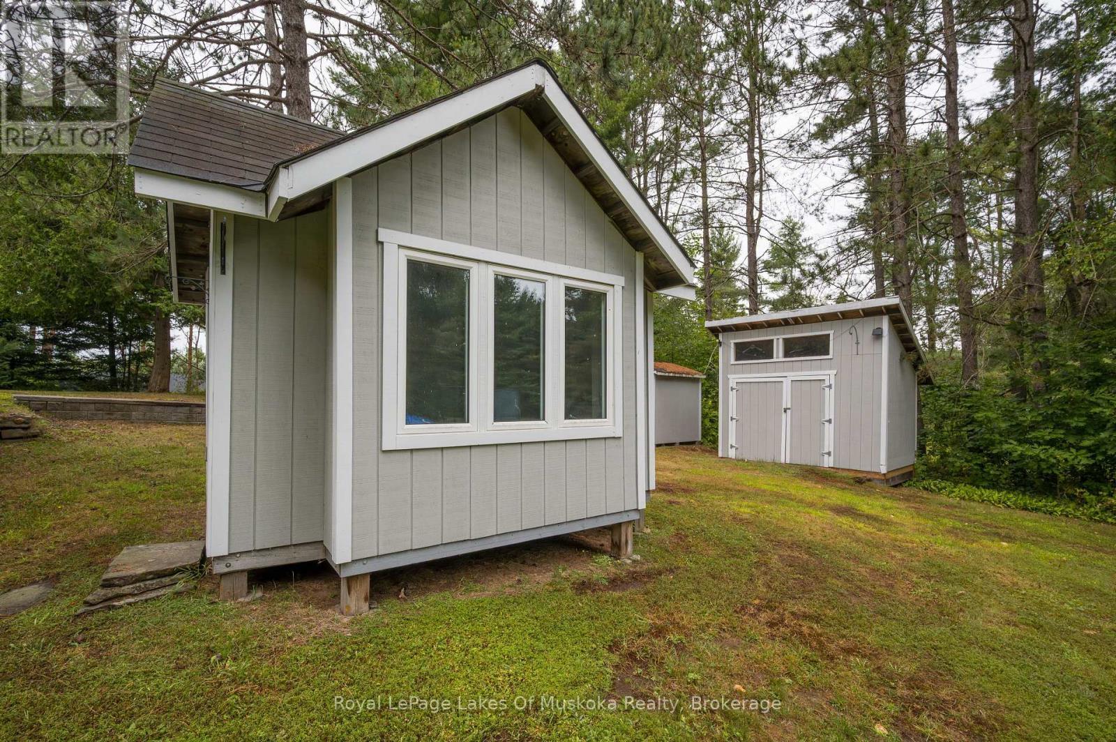 












574 RAVENSCLIFFE ROAD

,
Huntsville (Chaffey),




Ontario
P1H1N5

