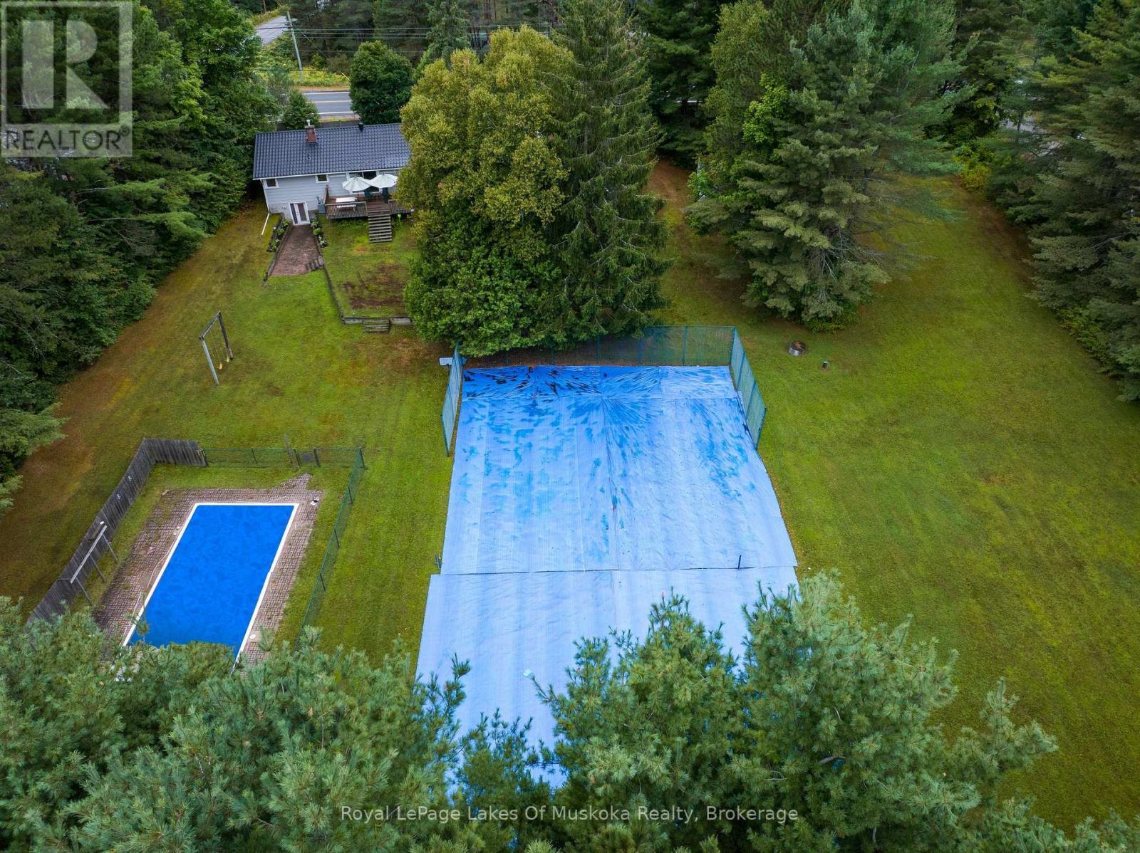 












574 RAVENSCLIFFE ROAD

,
Huntsville (Chaffey),




Ontario
P1H1N5

