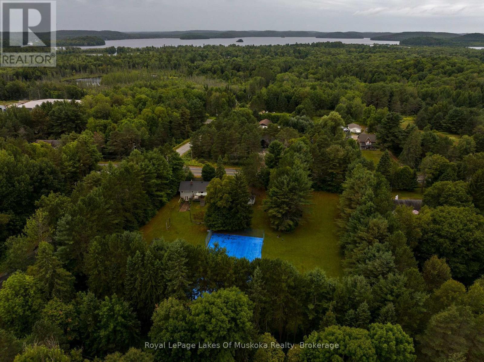 












574 RAVENSCLIFFE ROAD

,
Huntsville (Chaffey),




Ontario
P1H1N5

