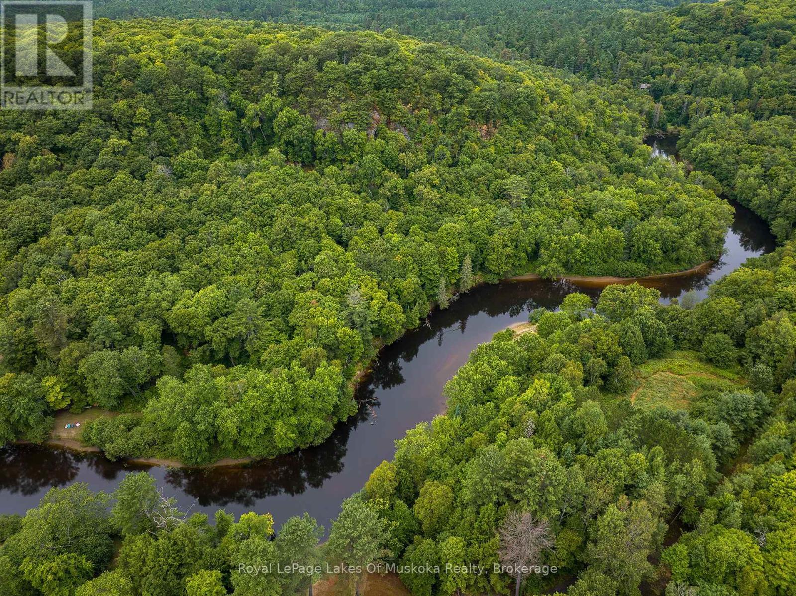 












574 RAVENSCLIFFE ROAD

,
Huntsville (Chaffey),




Ontario
P1H1N5

