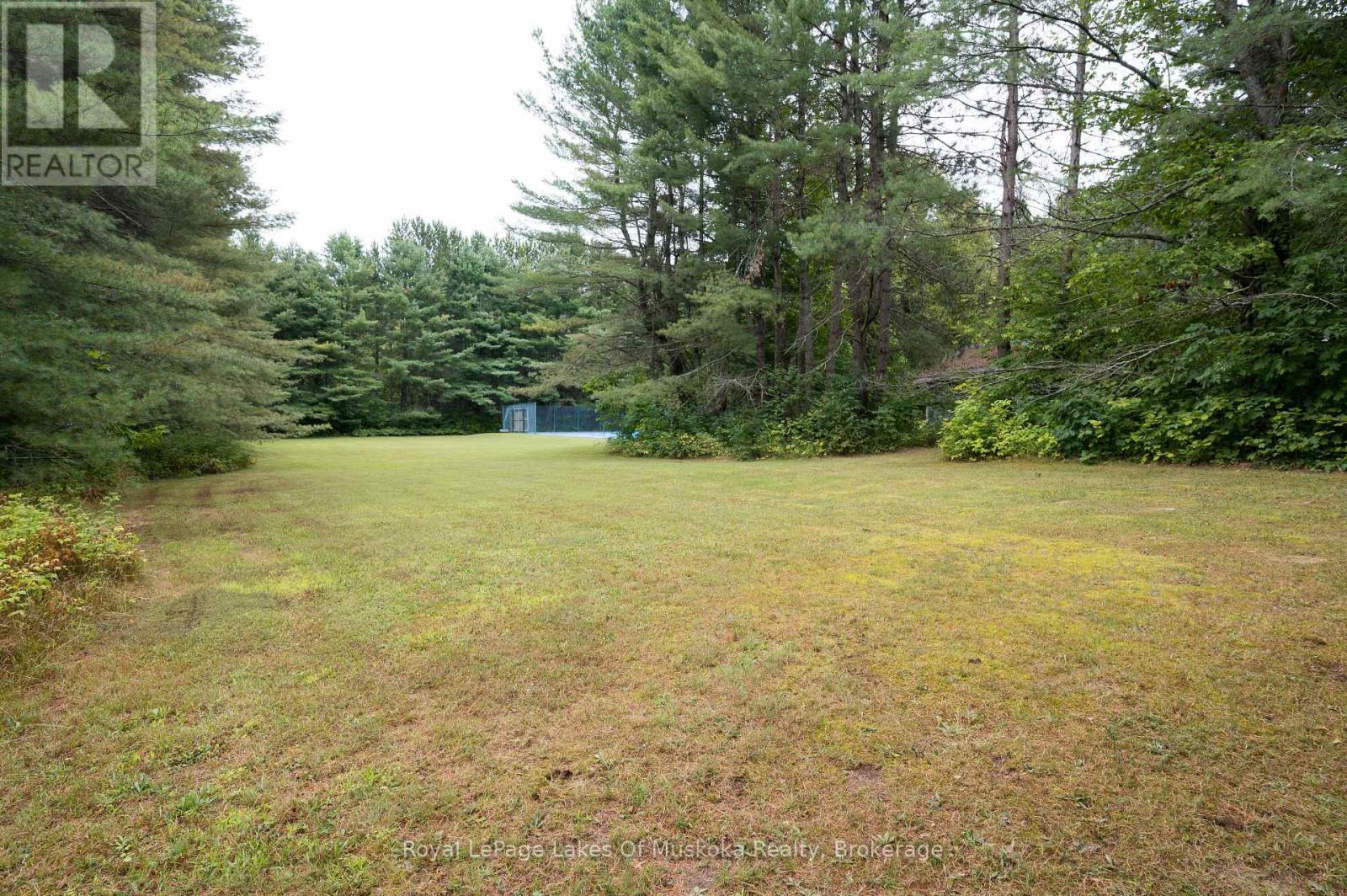 












574 RAVENSCLIFFE ROAD

,
Huntsville (Chaffey),




Ontario
P1H1N5

