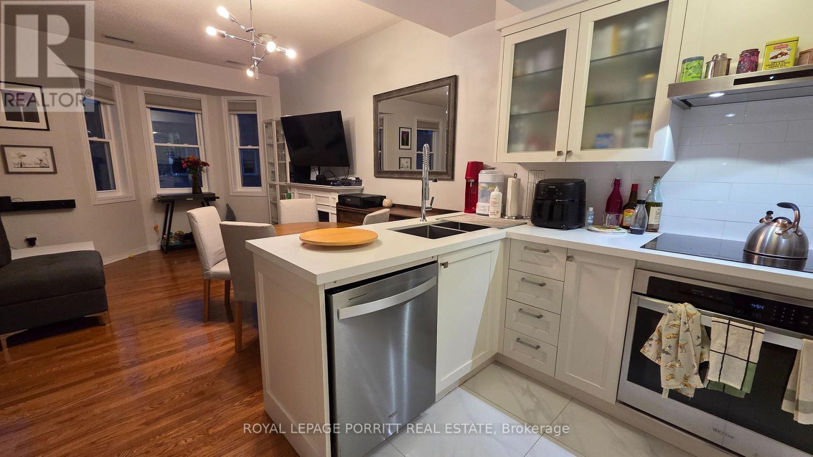 












115 - 760 LAWRENCE AVENUE W

,
Toronto,




Ontario
M6A3E7

