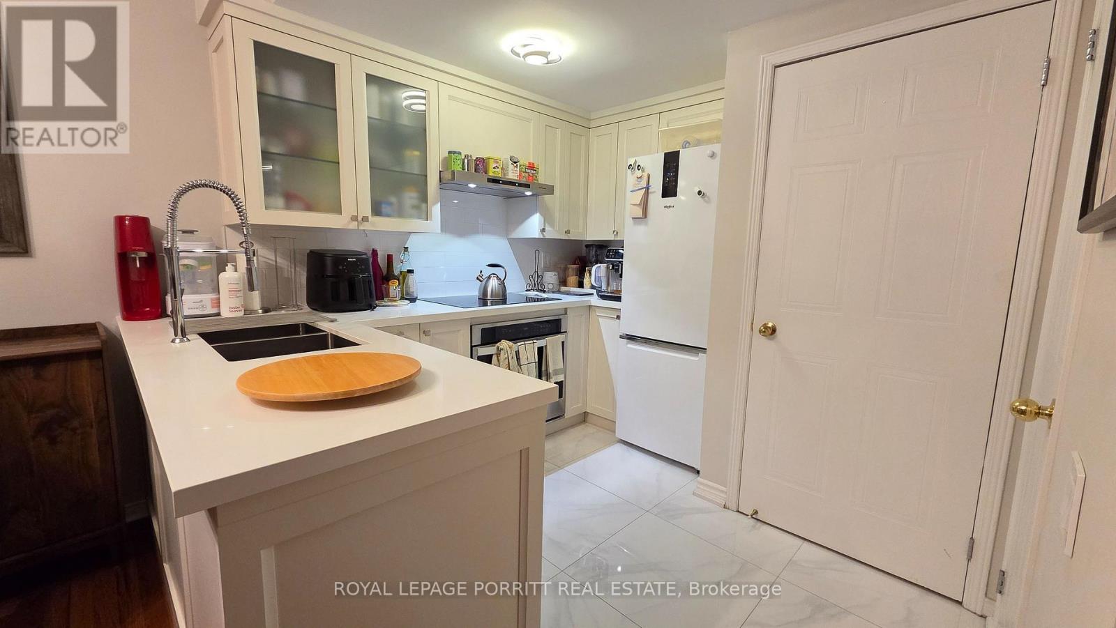 












115 - 760 LAWRENCE AVENUE W

,
Toronto,




Ontario
M6A3E7

