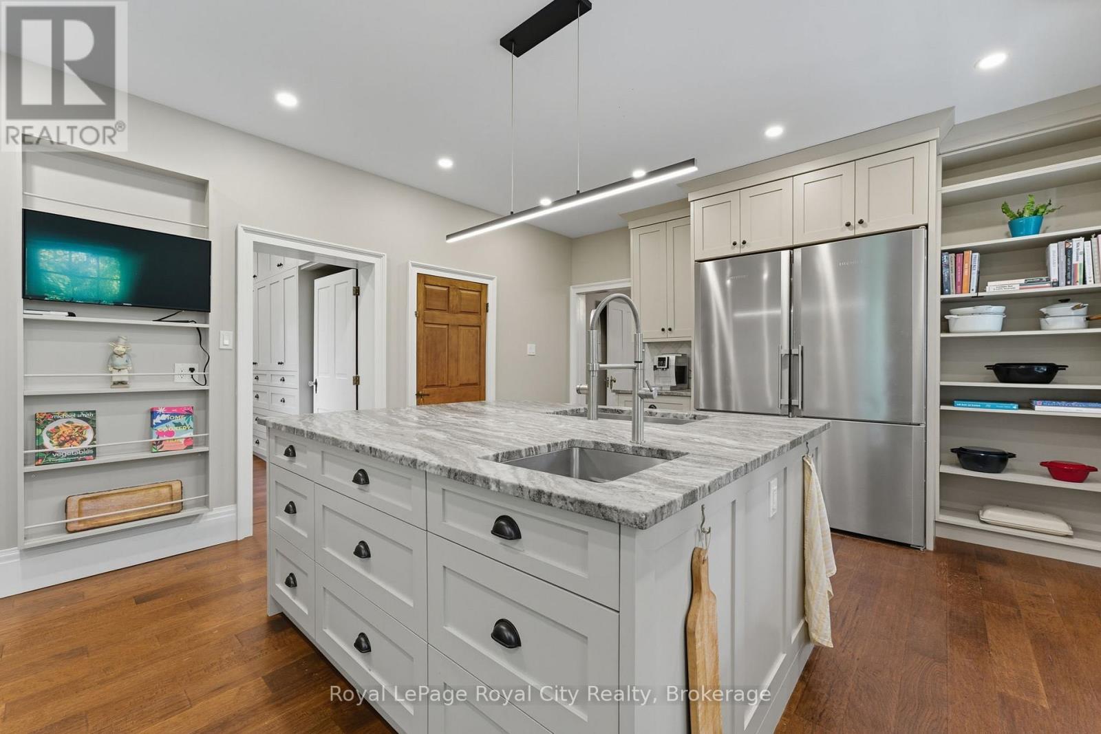 












66 OLD MILL ROAD

,
Cambridge,




Ontario
N3H4R8

