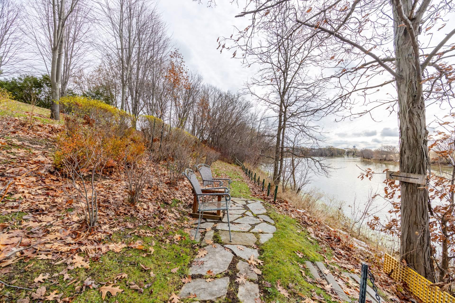 









75


Ch. de la Beauce

,
Sainte-Martine,




QC
J0S1V0

