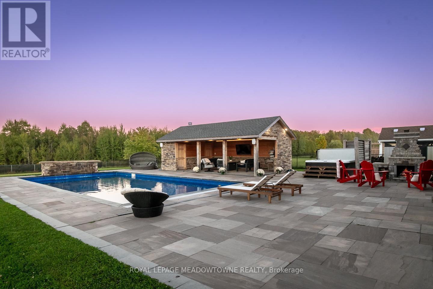 












63 STEWART DRIVE

,
Erin,




Ontario
N1H6H7

