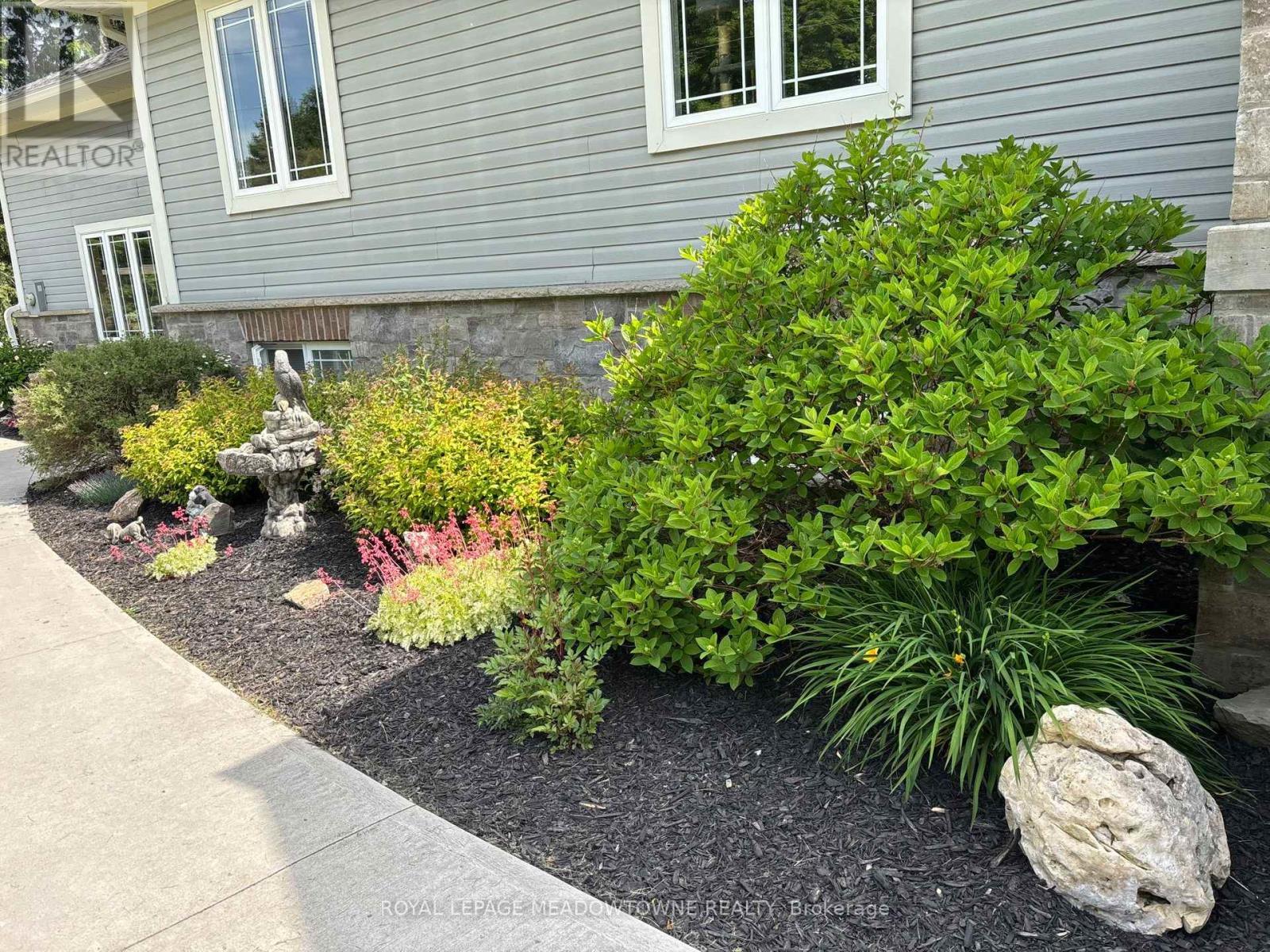 












515199 2ND LINE

,
Amaranth,




Ontario
L9W0S7

