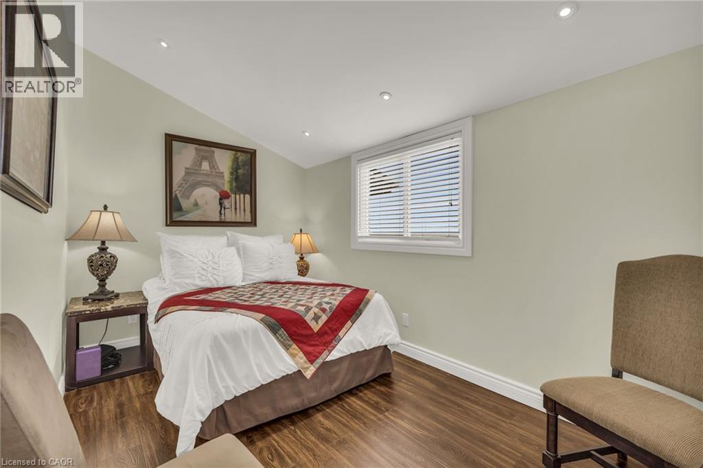 












817 LAKESHORE Road

,
Selkirk,




Ontario
N0A1P0

