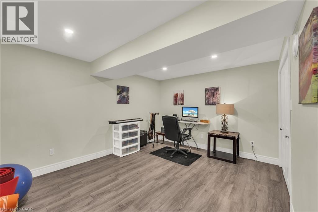 












817 LAKESHORE Road

,
Selkirk,




Ontario
N0A1P0

