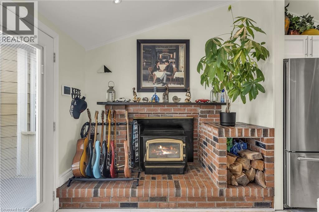 












817 LAKESHORE Road

,
Selkirk,




Ontario
N0A1P0

