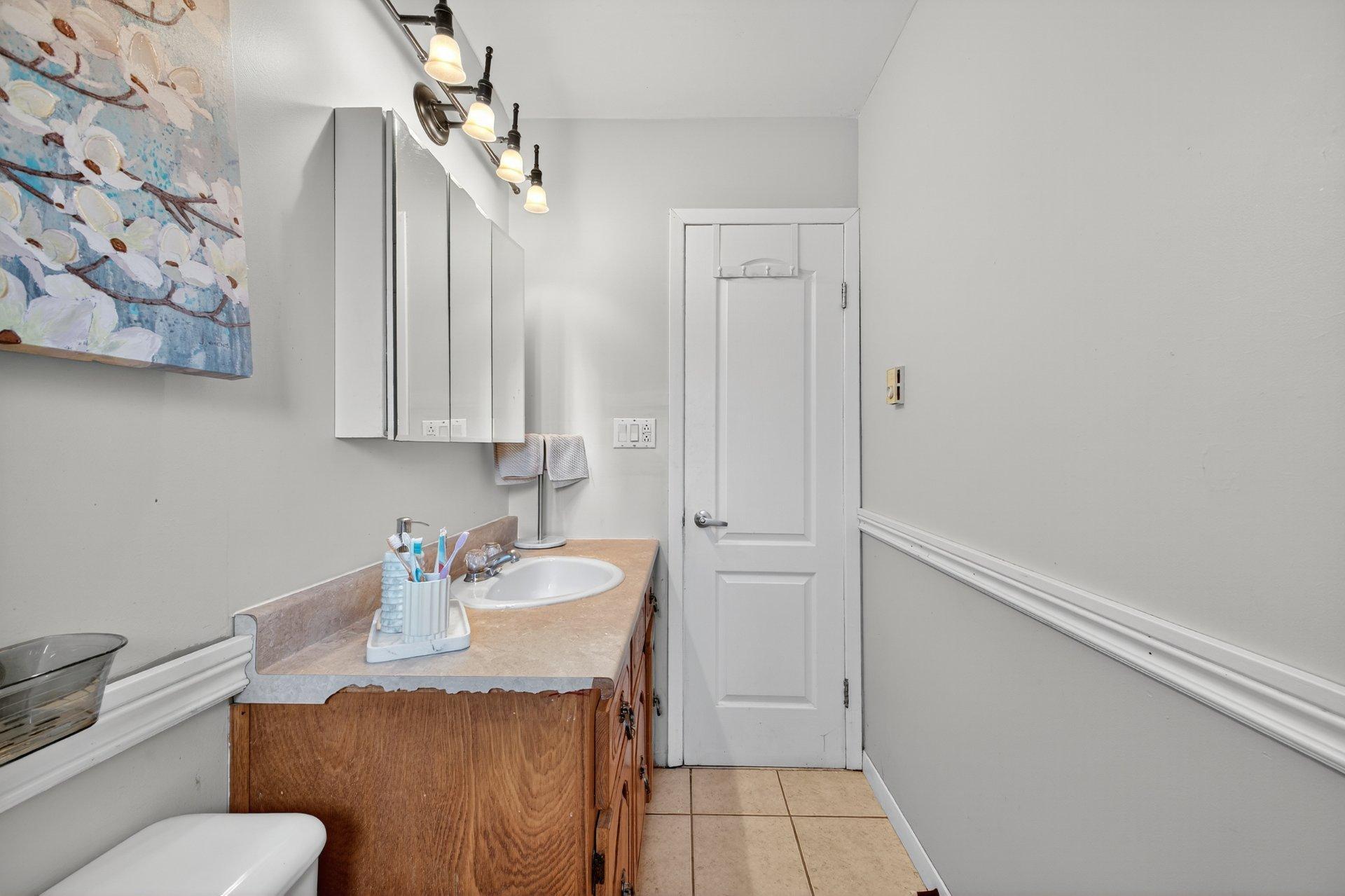 









1856


8e Avenue

,
Montréal (Rivière-des-Prairies/Pointe-aux-Trembles),




QC
H1B4H6

