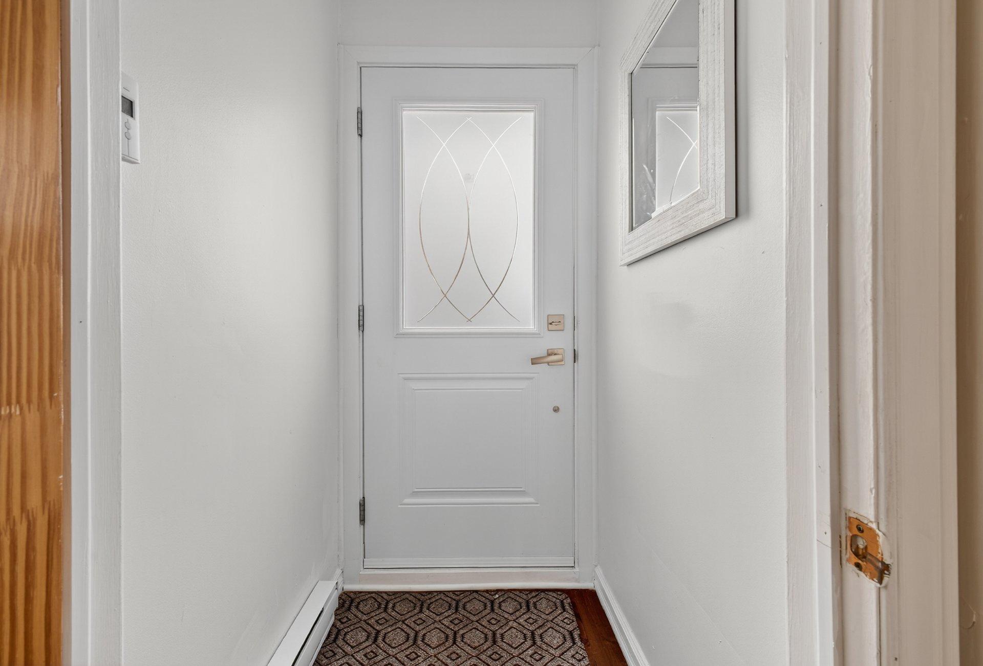 









1856


8e Avenue

,
Montréal (Rivière-des-Prairies/Pointe-aux-Trembles),




QC
H1B4H6

