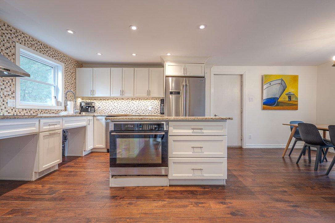 









421


Rue Lakeview

,
Hudson,




QC
J0P1H0

