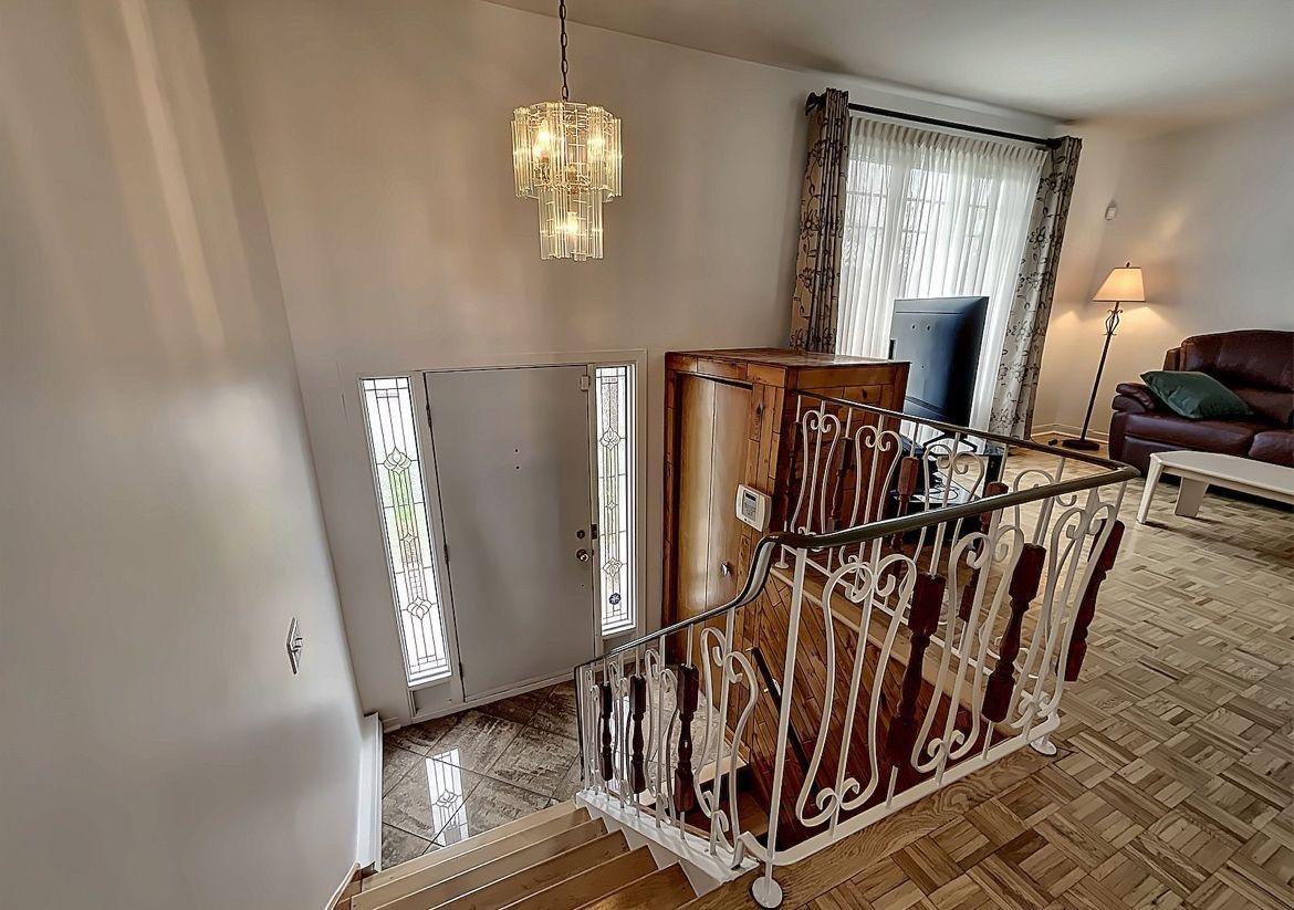 









2047


Rue de Coblence

,
Laval (Vimont),




QC
H7M3W7

