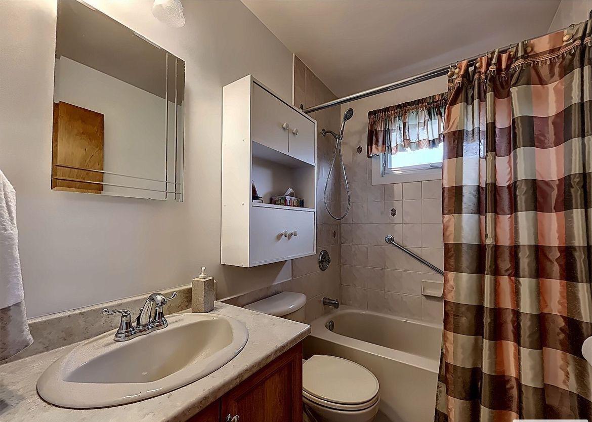 









2047


Rue de Coblence

,
Laval (Vimont),




QC
H7M3W7

