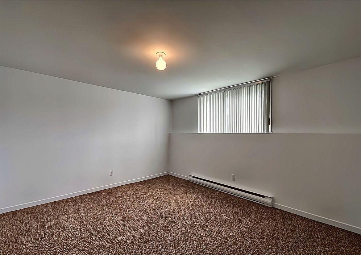 









2047


Rue de Coblence

,
Laval (Vimont),




QC
H7M3W7

