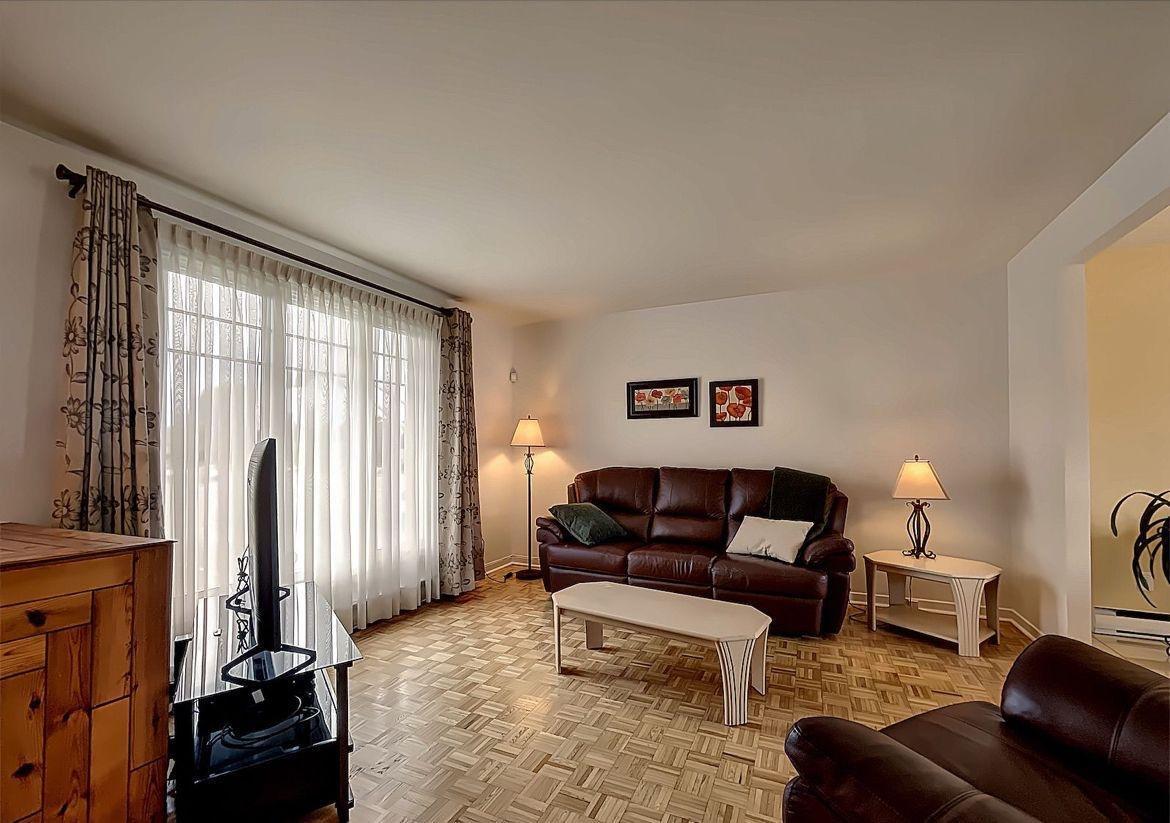 









2047


Rue de Coblence

,
Laval (Vimont),




QC
H7M3W7

