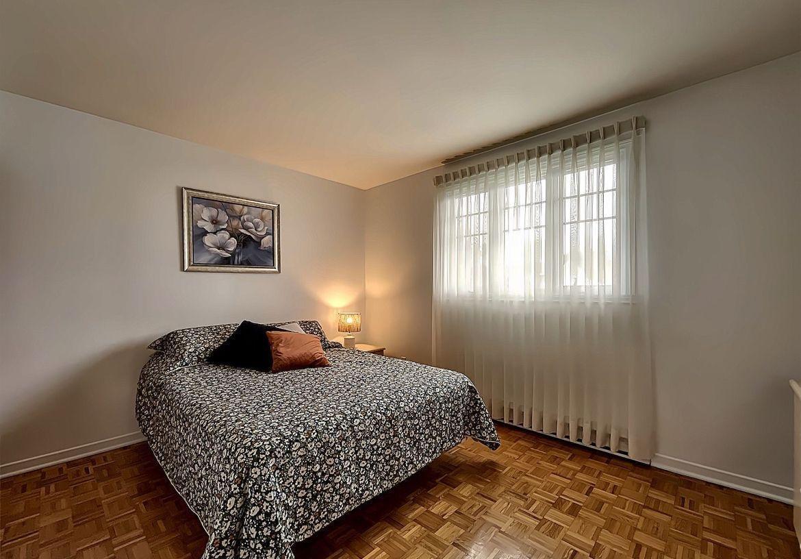 









2047


Rue de Coblence

,
Laval (Vimont),




QC
H7M3W7

