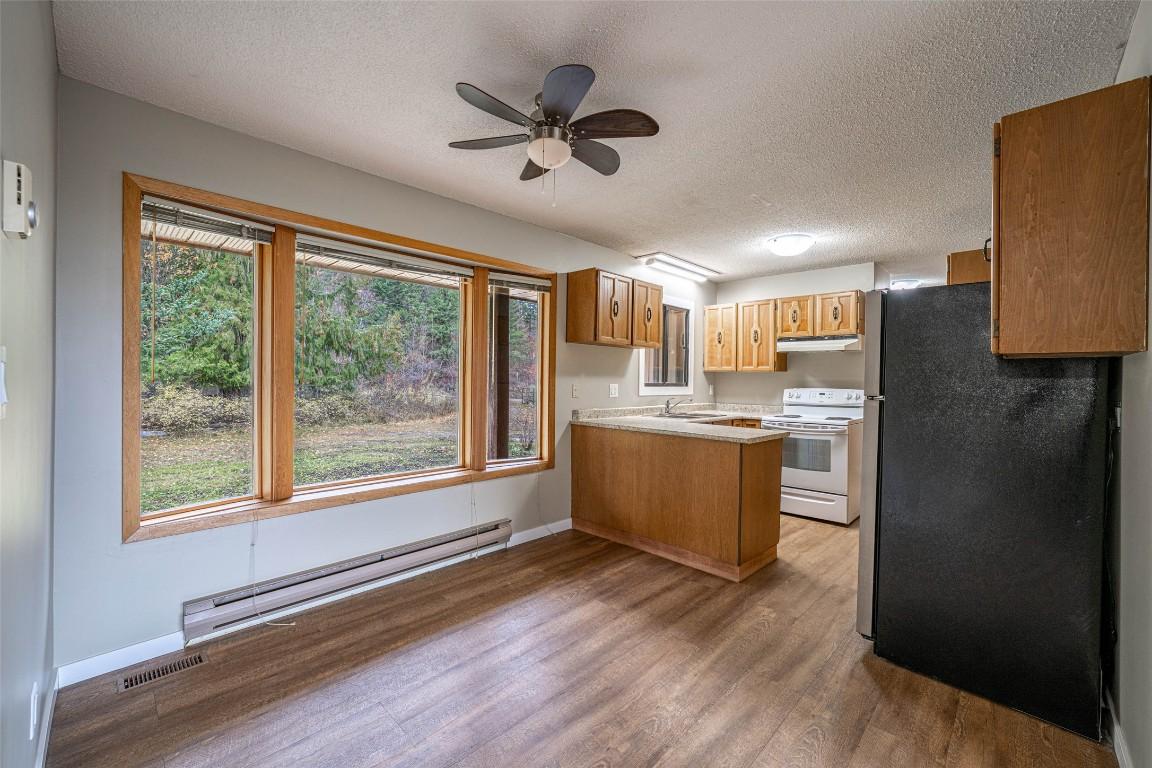 









4358


Chamberlain

Road,
Spallumcheen,




BC
V4Y 0M1

