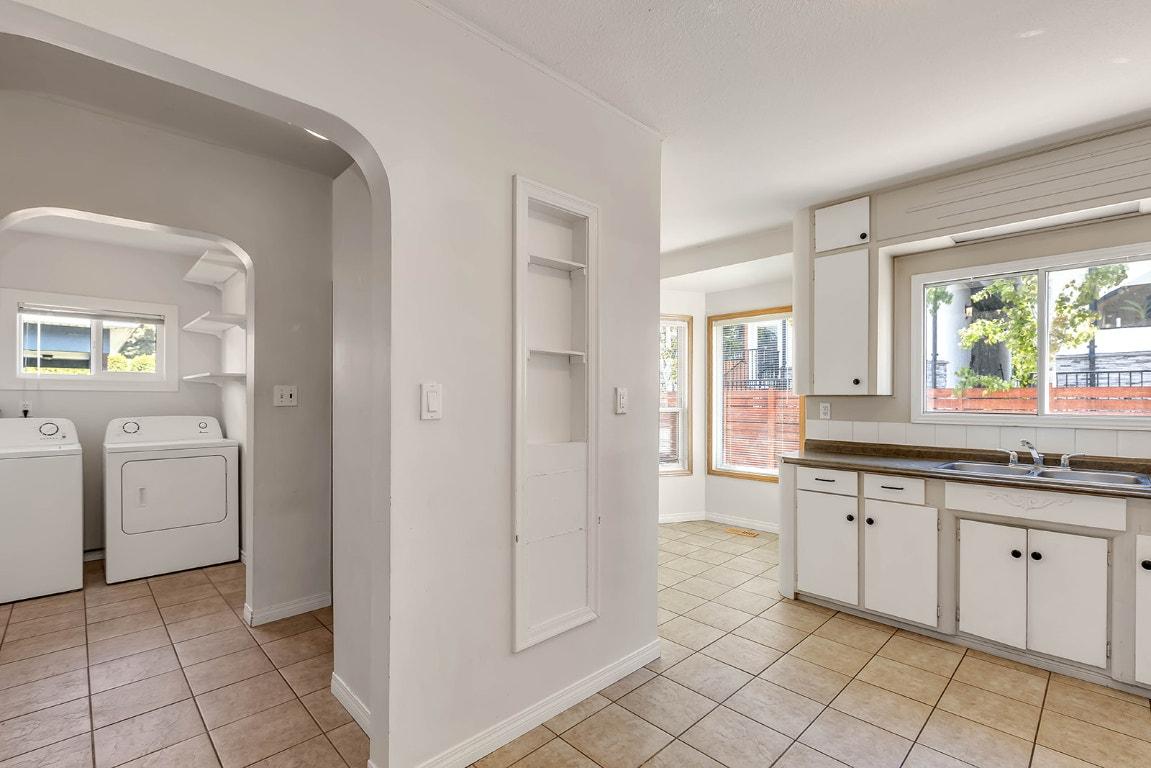 









550


Patterson

Avenue,
Kelowna,




BC
V1Y 5C6

