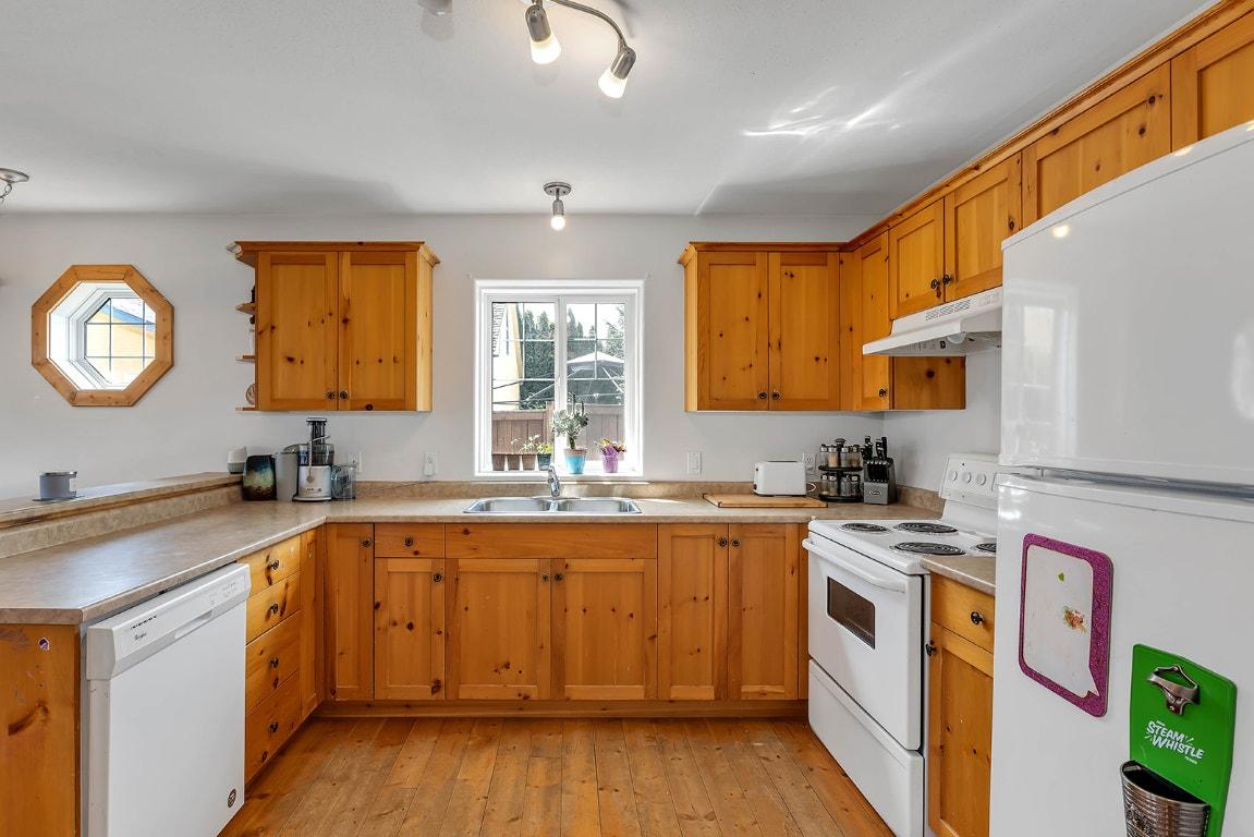 









550


Patterson

Avenue,
Kelowna,




BC
V1Y 5C6

